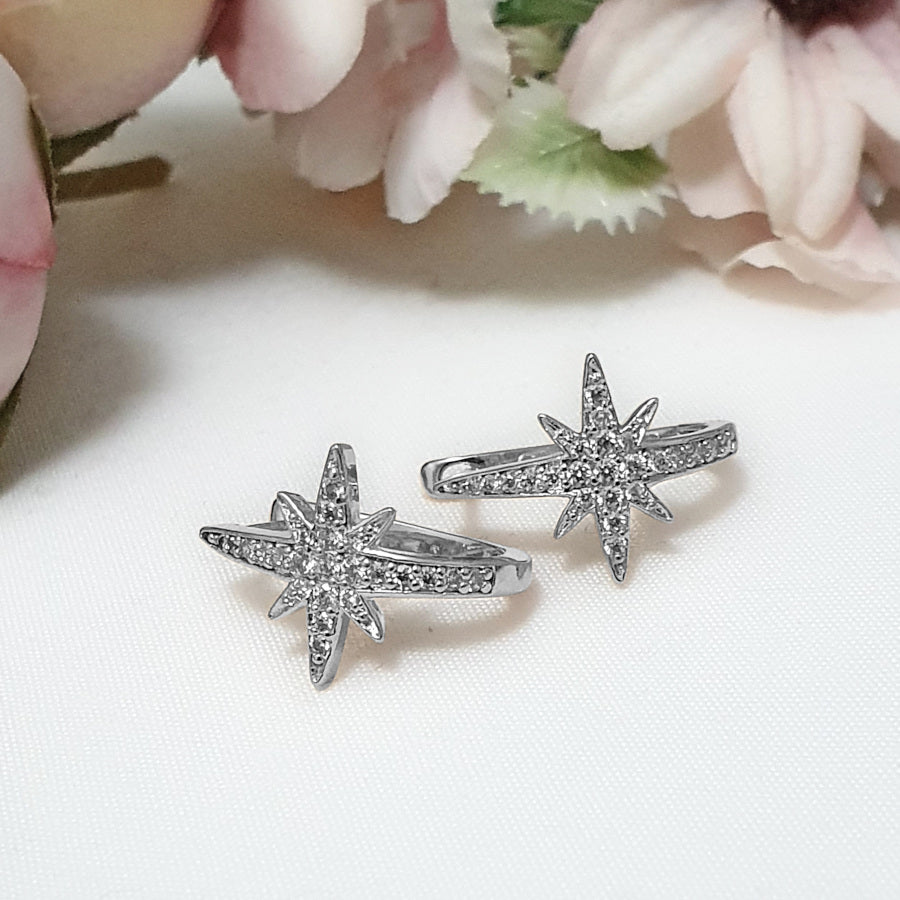 Boucles d'oreilles créoles Vintage à la mode avec des bijoux de mode de concepti Boucles d'oreilles créoles Vintage à la mode avec des bijoux de mode de concepti