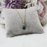 Pendentif en plaqué or Tiki 13mm tendresse amour fond couleur turquoise Pendentif en plaqué or Tiki 13mm tendresse amour fond couleur turquoise